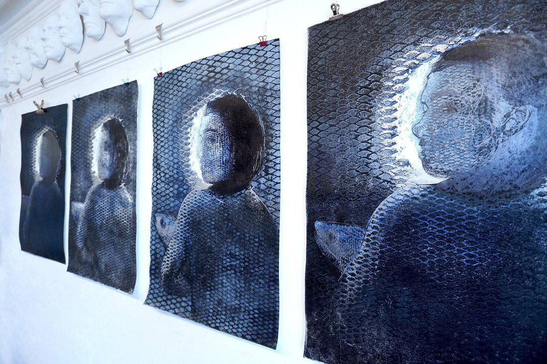 Print by printmaker Scarlett Rebecca titled Looking Back