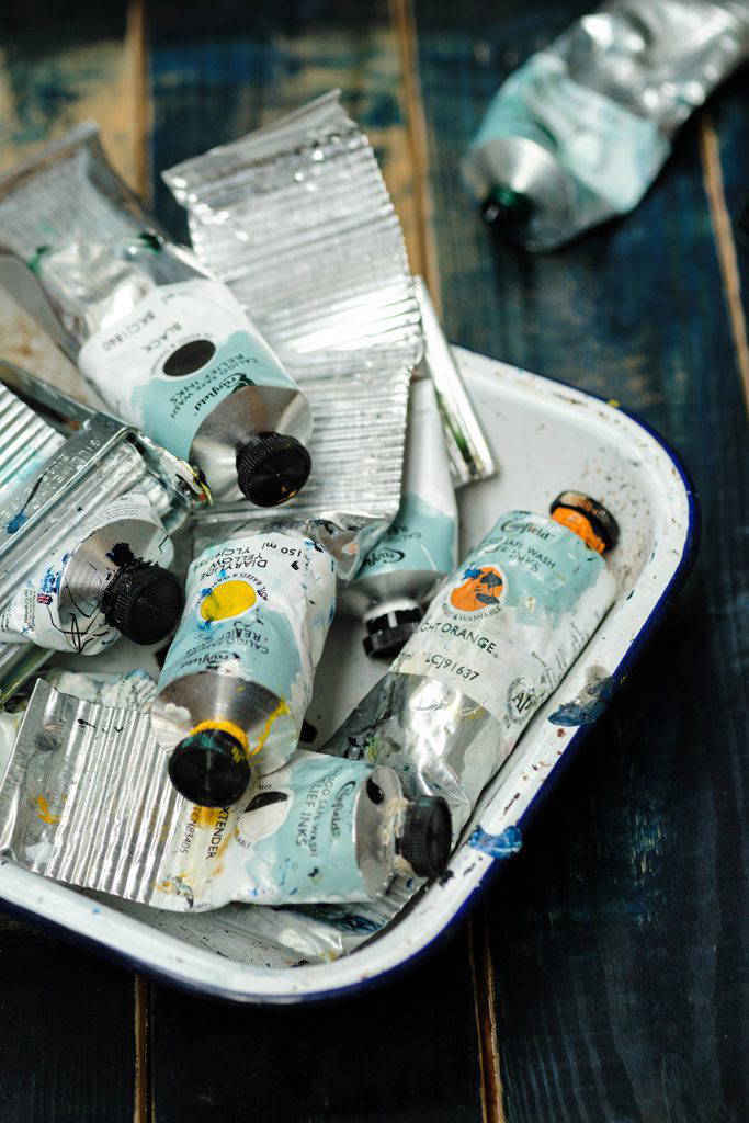 Serie med tre tryck av grafikern Scarlett Rebecca med titeln Dåtid Nutid Framtid